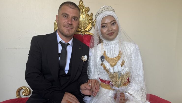 Endonezya’dan Hakkari’ye gelin geldi: Düğünde memnun anlar yaşandı