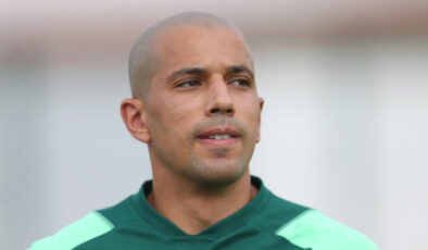 Eski Galatasaraylı Sofiane Feghouli’den sürpriz imza