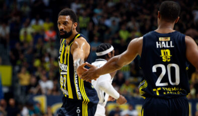 Fenerbahçe, Khem Birch’ün kontratını yeniledi