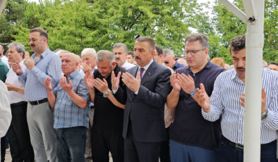 Gazeteci Cem Küçük’ün babası için cenaze merasimi düzenlendi