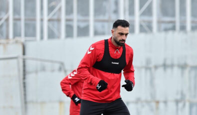 Göztepe, Efkan Bekiroğlu ile anlaştı