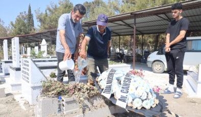Hatay’da hastanede kalp krizi geçirerek vefat eden doktor, annesinin yanına defnedildi