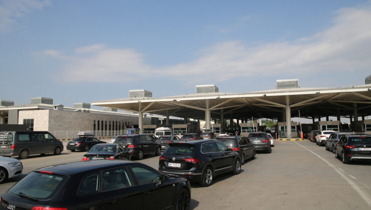 Hudut kapılarında tedbirler alındı: Gurbetçilerin geçişi hızlandı