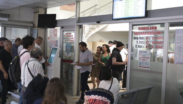 İndirimli ehliyet yenilemede son gün: Nüfus müdürlüklerinde yoğunluk oluşturdu