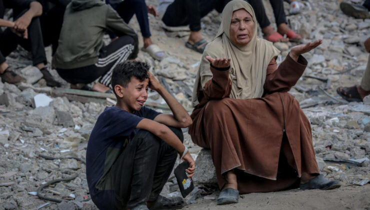 İsrail, Gazze’de yardım bekleyenlere saldırdı