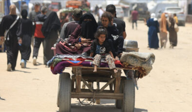 İsrail Gazze’ye yardımların dağıtılmasını engelliyor