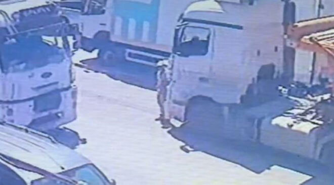 İstanbul Arnavutköy’de kamyonun altında kalan adam hayatını yitirdi