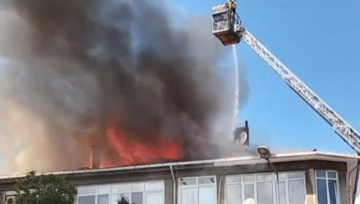 İstanbul’da 4 katlı binanın çatısında yangın çıktı: 1,5 saatlik çalışmayla söndürüldü