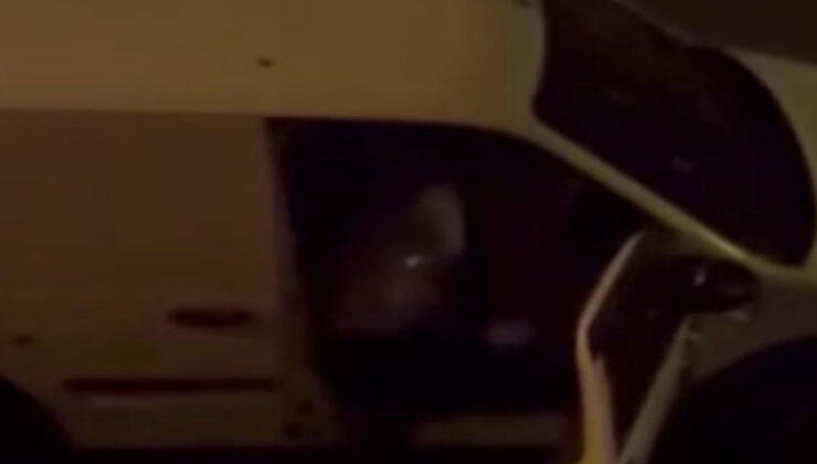 İstanbul’da bir şahıs sokak ortasında eşini darbedip araçtan indirmeye çalıştı