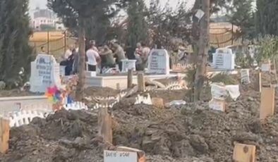 İstanbul’da cenaze merasiminde birbirlerine girdiler