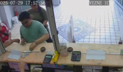 İstanbul’da konut sahibinin duşa girmesini fırsat bildi: 5 milyon TL’lik altın ve dövizle kaçtı