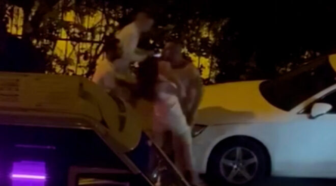 İstanbul’da sarhoş adam arabaları tekmeleyip küfürler savurdu