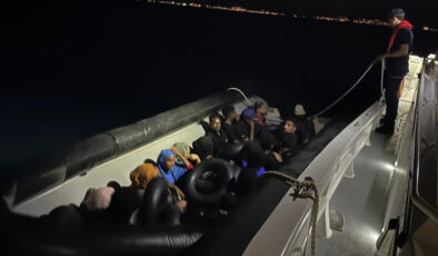 İzmir’de denizde ve karada 83 sistemsiz göçmen yakalandı