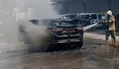 İzmir’de elektrikli araba, kendi kendine yandı