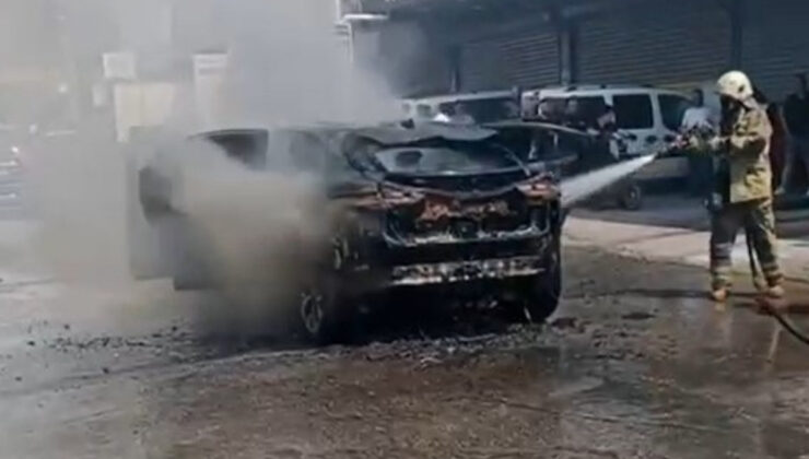 İzmir’de elektrikli araba, kendi kendine yandı