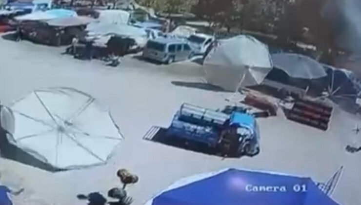 İzmir’de pazar şemsiyesi gebe bayan ve çocuğunun üzerine düştü