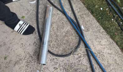 Kayseri’de öğrencilerin eğitim için fırlattığı roket konutun çatısına düştü