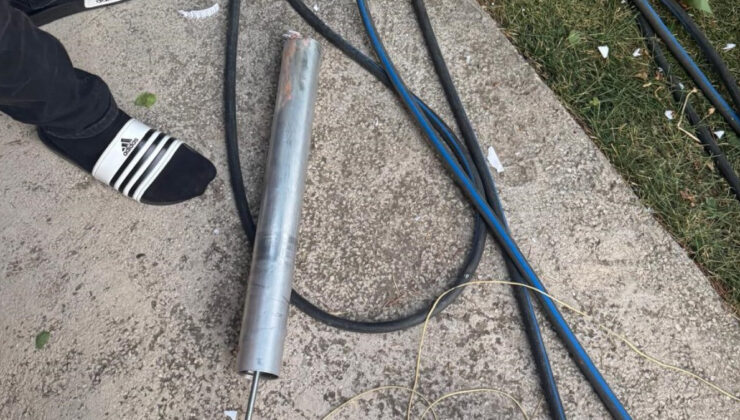 Kayseri’de öğrencilerin eğitim için fırlattığı roket konutun çatısına düştü