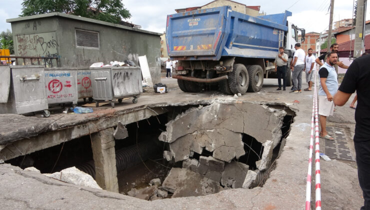 Kocaeli’de beton yer çöktü: Hafriyat kamyonu içine düştü
