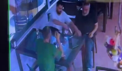 Kocaeli’de polisin yanından oturan kişi tarafından vurulma anları ortaya çıktı