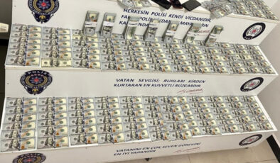 Kocaeli’de telefon dolandırıcıları 85 bin 400 dolar ile yakalandı