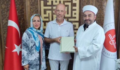 Konya’ya gelen Norveç vatandaşları İslam’ı seçti