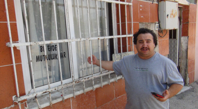 Manisa’da yaşayan engelli bir vatandaşın zorba gençlerle başı kederde