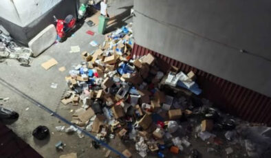 Marmaris’te toplanmayan çöpler sokaklarda berbat imajlara neden oldu