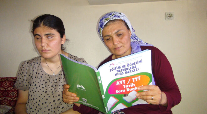 Mersin’de görme engelli kız üniversite imtihanında birinci 10 bine girdi