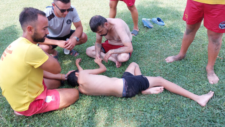 Samsun’da boğulma tehlikesi geçiren çocuğu babası kurtardı