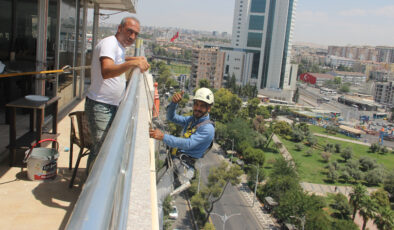 Şanlıurfa’nın endüstriyel dağcıları: Metrelerce yükseklikte çalışıyorlar