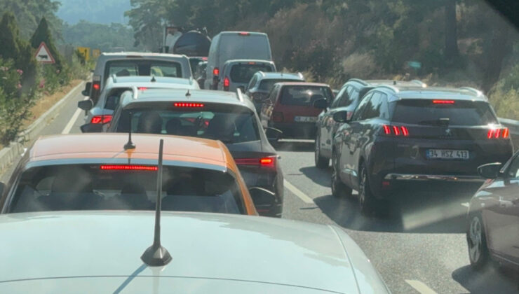 Tatilciler yaz için Muğla’yı seçti: İki ilçenin girişinde yoğunluk oluştu