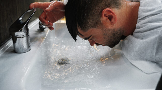 Tuzlu suyla yüz yıkamanın mucizevi yararları