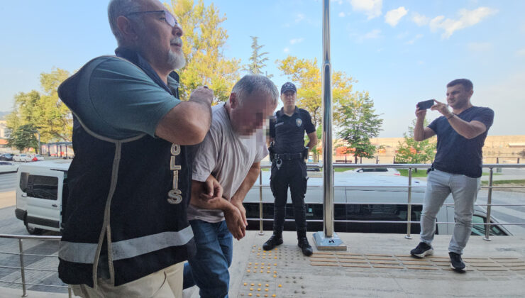 Zonguldak’ta define ararken yakalandılar