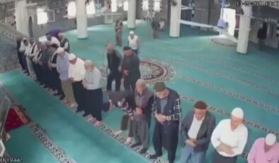 Adana’da mescitte kalp krizi geçiren yaşlı adamı imam hayata döndürdü
