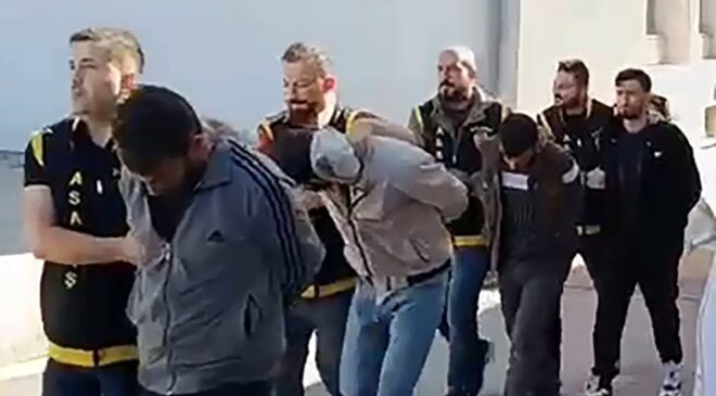 Adana’da telefonda kendilerini kamu vazifelisi olarak tanıttılar: 14 milyonluk vurgun