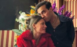 Aşka geldiler! Serenay Sarıkaya ile Mert Demir yeni poz