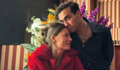 Aşka geldiler! Serenay Sarıkaya ile Mert Demir yeni poz