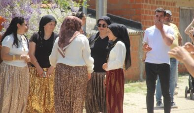 Çanakkale’de aşk sokağı: Arayan da bulan da buradan geçiyor