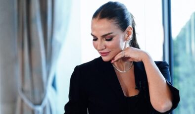 Ebru Akel, Hailey Bieber ile pişti oldu