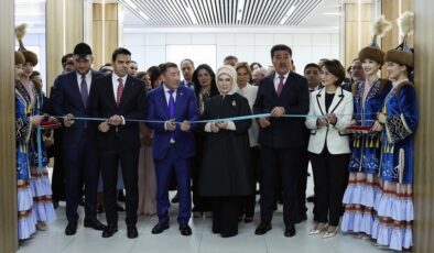 Emine Erdoğan, Kazakistan’da Sıfır Atık Eğitim Laboratuvarı’nı açtı