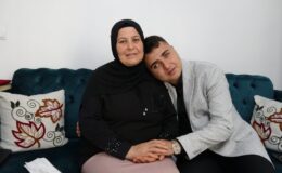 Gaziantep’te görmeyen oğlu için Braille alfabesini öğrendi