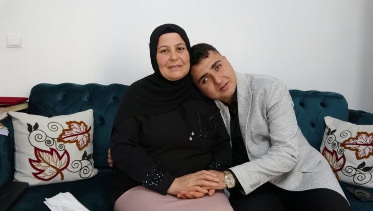 Gaziantep’te görmeyen oğlu için Braille alfabesini öğrendi
