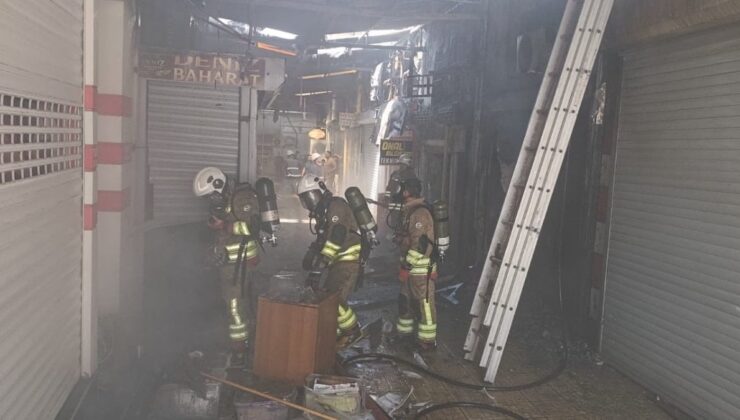 Hatay’da bir pasajda çıkan yangında 3 iş yeri kullanılmaz hale geldi
