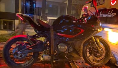 İstanbul’da durdurulan motosiklet çalıntı çıktı: Uyuşturucu ile yakalandı