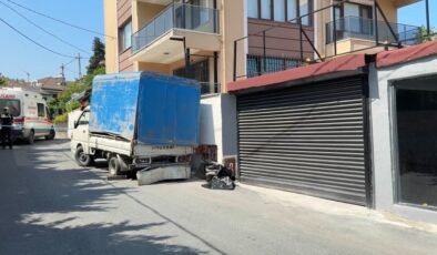 İstanbul’da ehliyetsiz şoför yol kenarındaki emekçiyi ezdi
