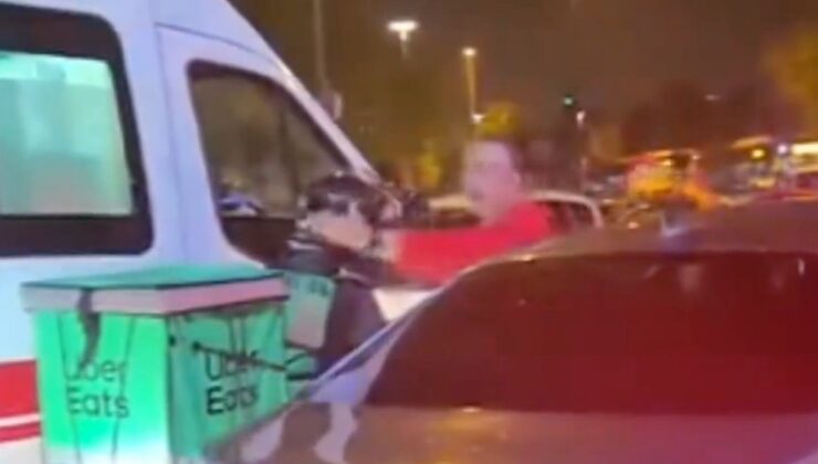 İstanbul’da ‘içinde hasta yok’ dedikleri ambulansın geçişini engellediler