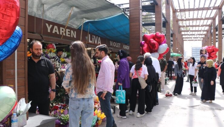 Kayseri’de anneler günü nedeniyle çiçekçilerde yoğunluk oluştu
