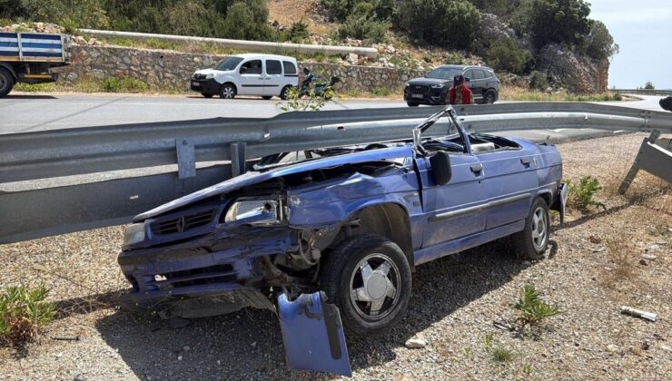 Muğla’da üst tavanı ezilen araçtan kurtuldu