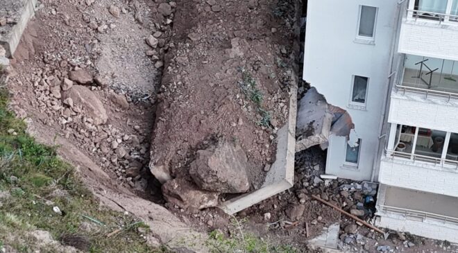 Nevşehir’de istinat duvarı çöktü: 10 daire tahliye edildi, anaokulu ve Kur’an kursu mühürlendi
